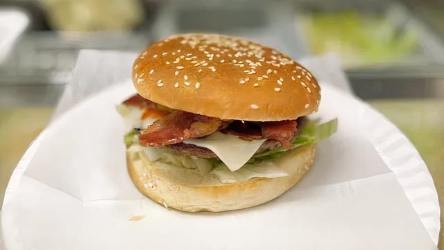 Bacon Cheeseburger Combo.