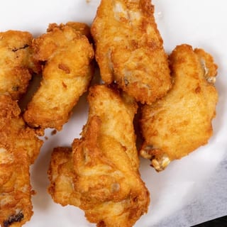 6 Hot Wings with Rice, Salad and Soda Combo
